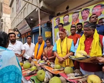 Ravi Shankar Prasad distributes Chhath Puja essentials to underprivileged in Patna