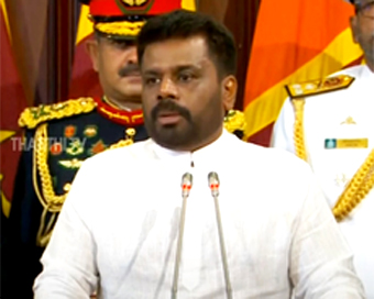 Anura Dissanayake takes oath as Sri Lanka